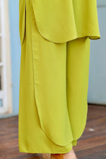 Parrot shirt & tulip culottes