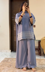 Powder blue tria